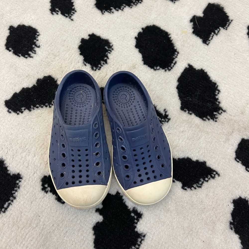 Native toddler shoes navy cream size 7